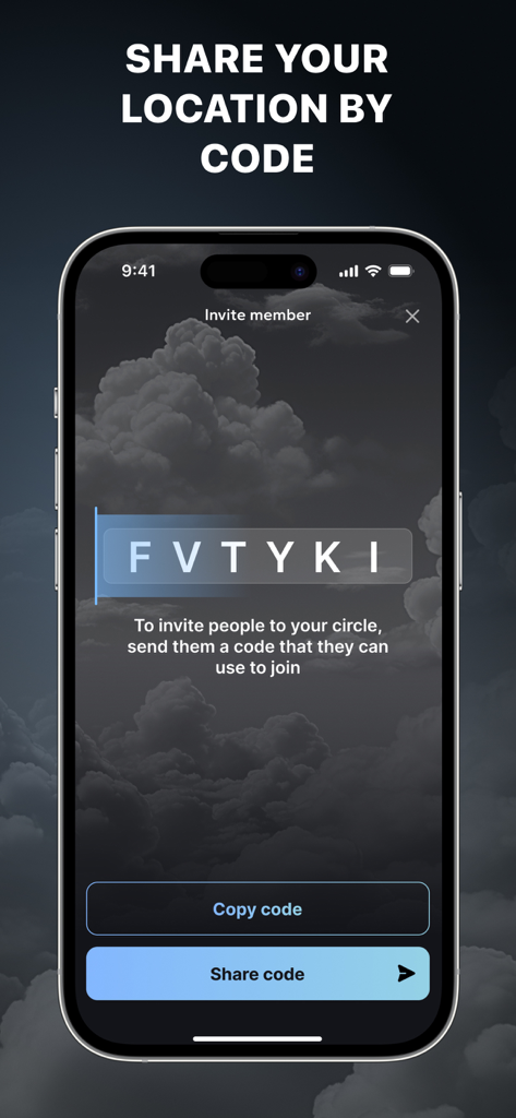 Captura de tela do aplicativo Phone Tracker mostrando um código exclusivo para convidar membros a compartilhar sua localização em um círculo privado