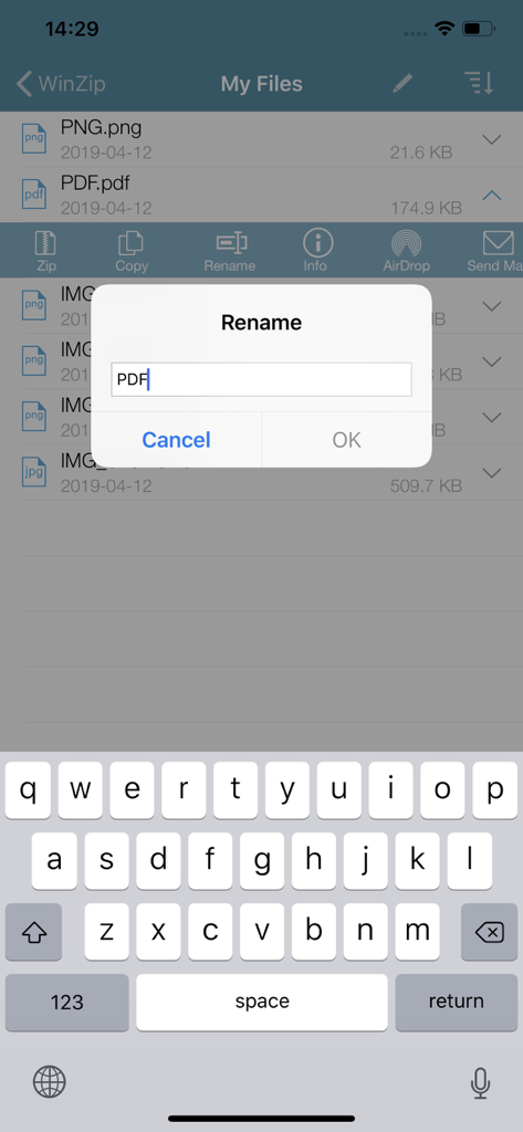 Una captura de pantalla de la aplicación WinZip Pro en iPhone que muestra un cuadro de diálogo para renombrar un archivo sobre una lista de documentos con el teclado móvil activo.