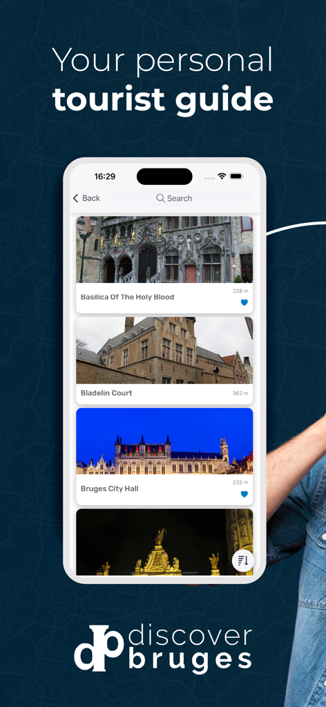 Pantalla móvil mostrando la aplicación Descubre Brujas con una lista de monumentos históricos, incluida la Basílica de la Santa Sangre y el Ayuntamiento de Brujas