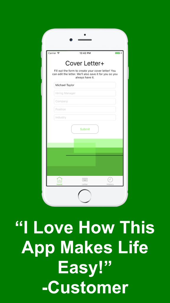 Screenshot dell'iPhone dell'app Cover Letter plus che mostra un modulo per generare una lettera di presentazione con una testimonianza del cliente