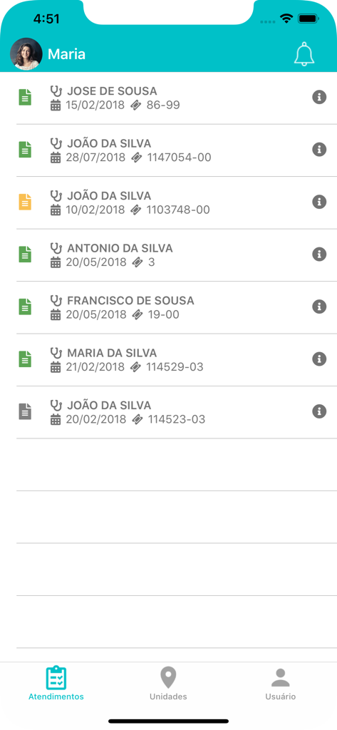 Laboratório Hemolab - Uma interface móvel mostrando uma lista de registros de exames médicos incluindo nomes de pacientes, datas e números de identificação.