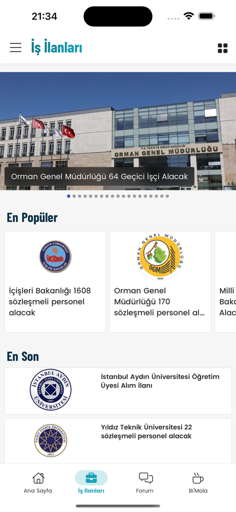Application mobile Memurlar.net affichant une liste d'offres d'emploi du secteur public en Turquie, y compris les ministères et les universités.