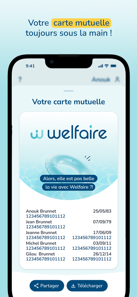 Un smartphone affichant la carte d'assurance santé numérique Welfaire avec les détails du membre et les options de téléchargement