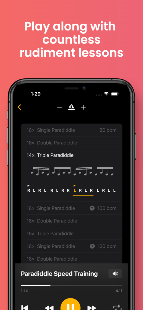 Una interfaz de aplicación móvil que muestra lecciones de rudimentos de batería y entrenamiento de velocidad de paradiddle con notación musical.