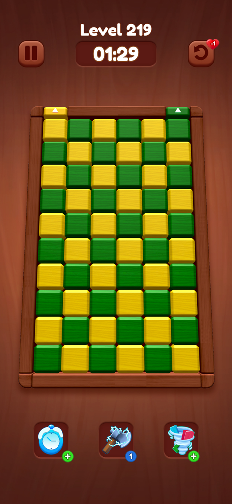 Juego de Woody Puzzle Slide Out mostrando bloques de madera amarillos y verdes en el nivel 219