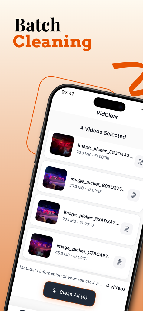 VidClear 앱 인터페이스로, 메타데이터 제거를 위해 네 개의 동영상이 선택된 일괄 정리 기능이 표시됩니다.