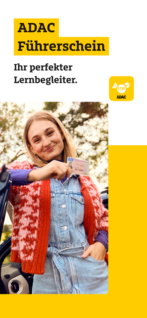 ADAC Führerschein - Eine lächelnde junge Frau hält stolz ihren Führerschein in die Kamera, mit einem Slogan der ADAC Führerschein-App auf Deutsch.