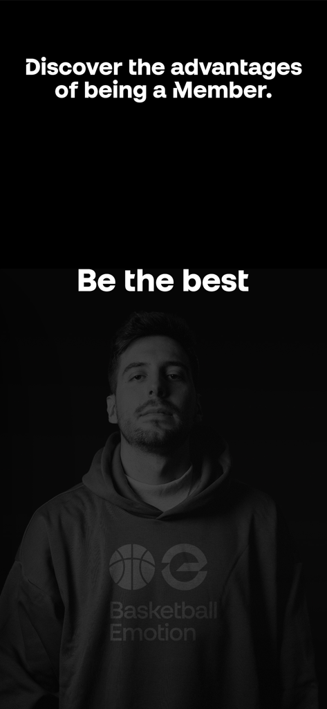 Basketball Emotion - ブランドのパーカーを着た男性をフィーチャーしたBasketball Emotionメンバーシップ特典のプロモーション画面。