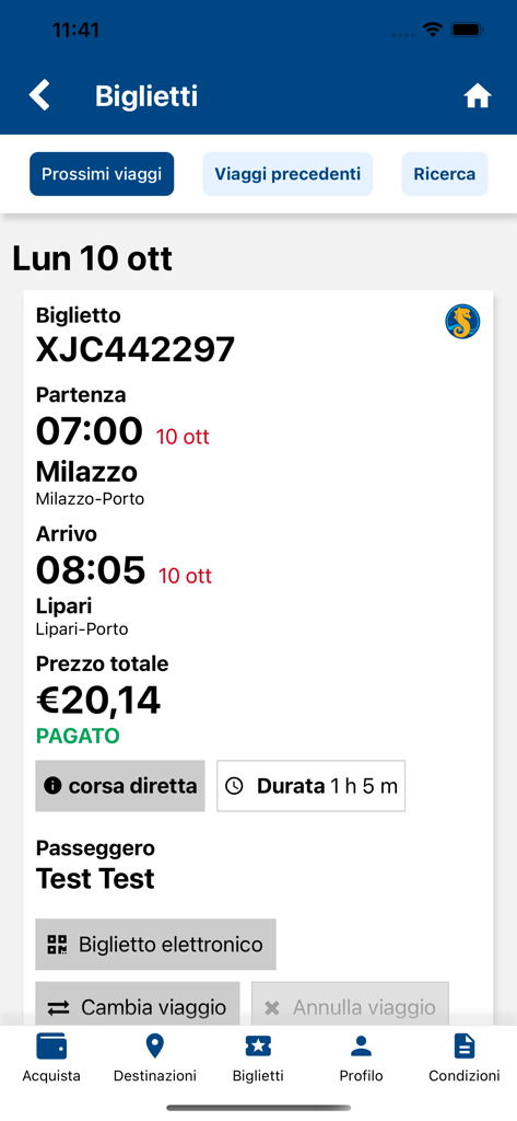 Pantalla de la aplicación móvil Liberty Lines que muestra un billete digital para un ferry de Milazzo a Lipari, incluyendo precio y tiempo de viaje.