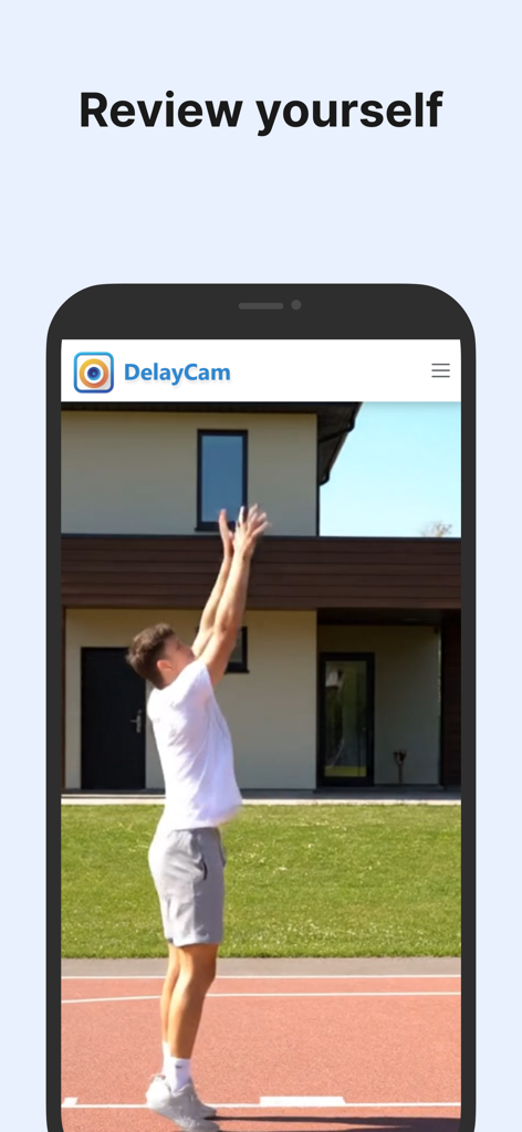 DelayCam - Atleta revisando sua forma em uma pista usando o aplicativo DelayCam