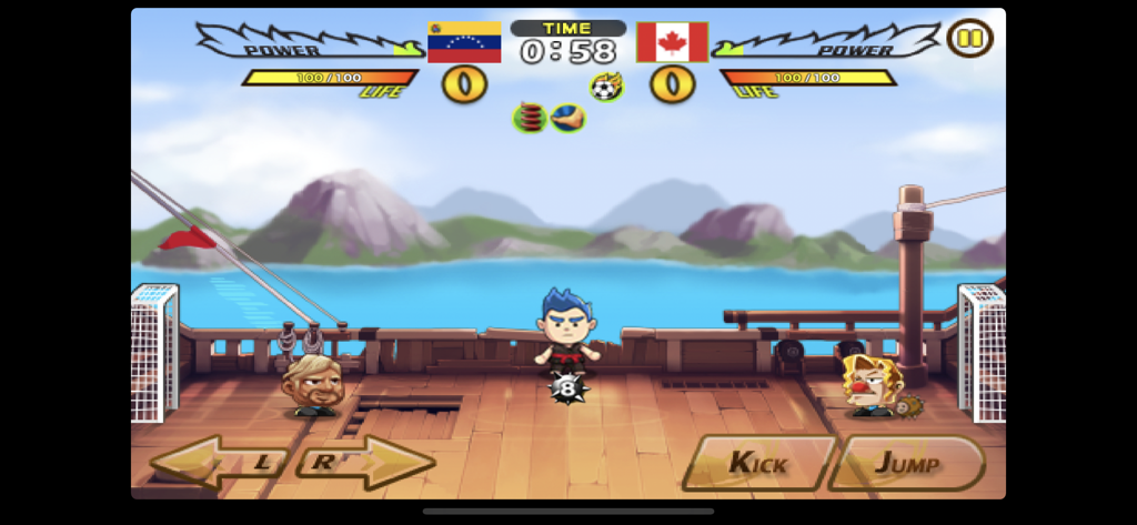 Head Soccer - Gameplay do Head Soccer apresentando dois personagens de cabeça grande em uma partida em um convés de navio de madeira