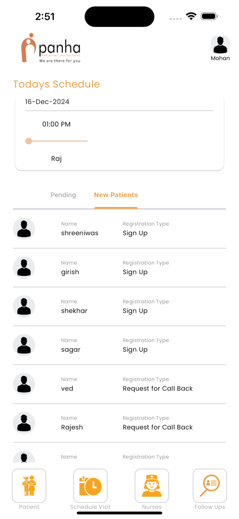 Captura de pantalla de la aplicación móvil Panha Palliative Care que muestra el horario diario para los proveedores de atención médica y una lista de nuevos pacientes registrados.