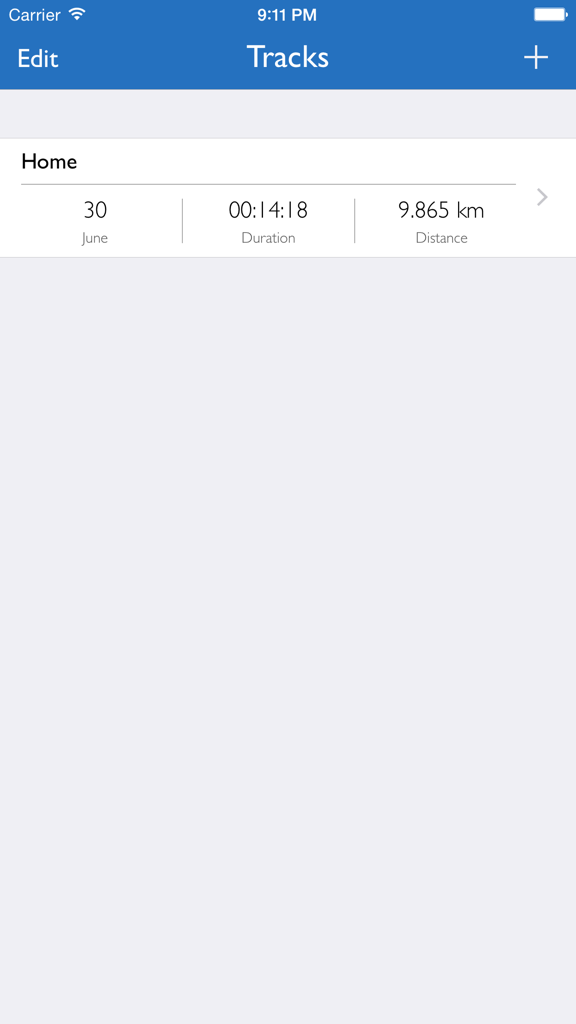 GPS-Tracker Pro - GPS-Tracker Pro 앱의 인터페이스로, 기간 및 거리를 포함한 여행 세부 정보가 포함된 기록된 GPS 추적 목록을 보여줍니다.