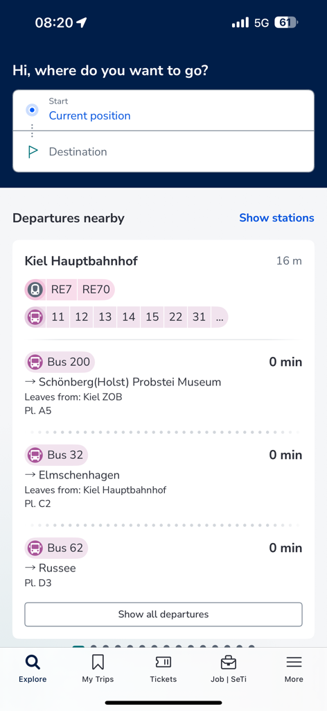 Oberfläche der NAH SH App mit Bus- und Bahnabfahrtszeiten für den Kieler Hauptbahnhof