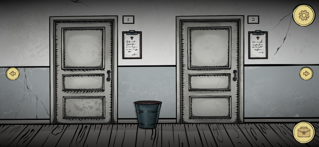Escape Room: Strange Case 2 - Pasillo oscuro de manicomio con dos puertas numeradas y carpetas médicas en el juego de escape room Strange Case 2.