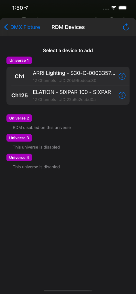 Luminair - Interface de sélection des appareils RDM de l'application d'éclairage professionnel Luminair affichant les luminaires détectés dans plusieurs univers DMX.