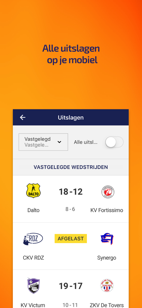 Interfaz de la aplicación KNKV Wedstrijdzaken mostrando resultados recientes de partidos de korfball y logotipos de equipos