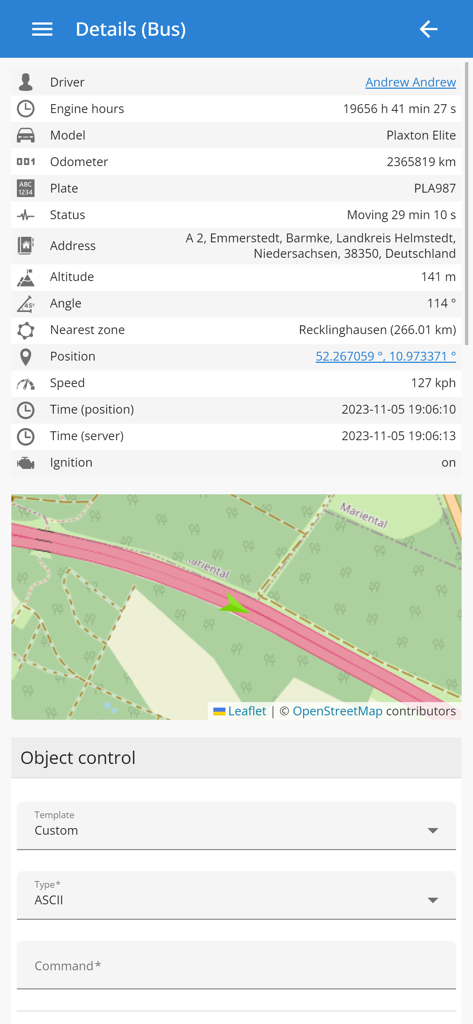 Telemática del vehículo en tiempo real y seguimiento de ubicación en el mapa en GPS Server Mobile