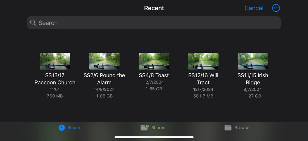 Wrecky - Uma lista de vídeos de etapas de rally gravados recentemente com títulos como Raccoon Church e Irish Ridge na interface do aplicativo Wrecky
