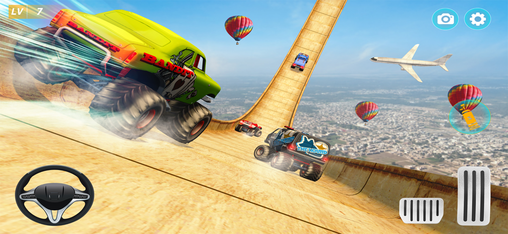 Monster Trucks Stunt Racing 3D - Camiones monstruosos compitiendo en una rampa masiva a gran altura con globos aerostáticos de fondo.