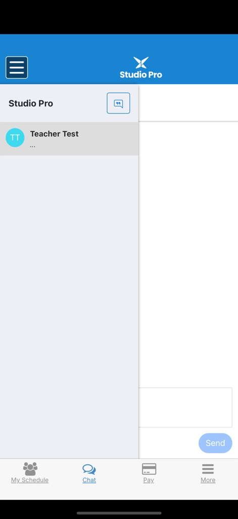 Studio Pro Portal - Interface de bate-papo do aplicativo Studio Pro Portal mostrando uma lista de conversas e a área de entrada de mensagens.