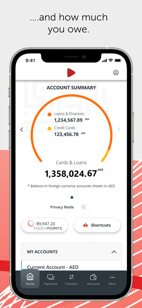 ADCB - Pantalla de resumen de cuenta de la aplicación de banca móvil ADCB que muestra los saldos de tarjetas y préstamos