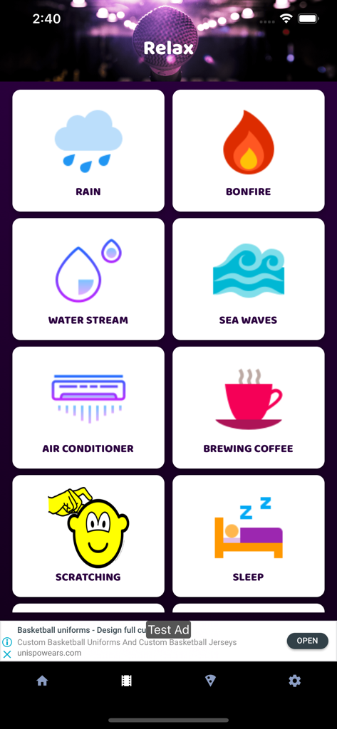 Interfaz de la aplicación ASMR Sound que muestra una variedad de disparadores de sonido que incluyen lluvia, fogata, arroyo y olas del mar.