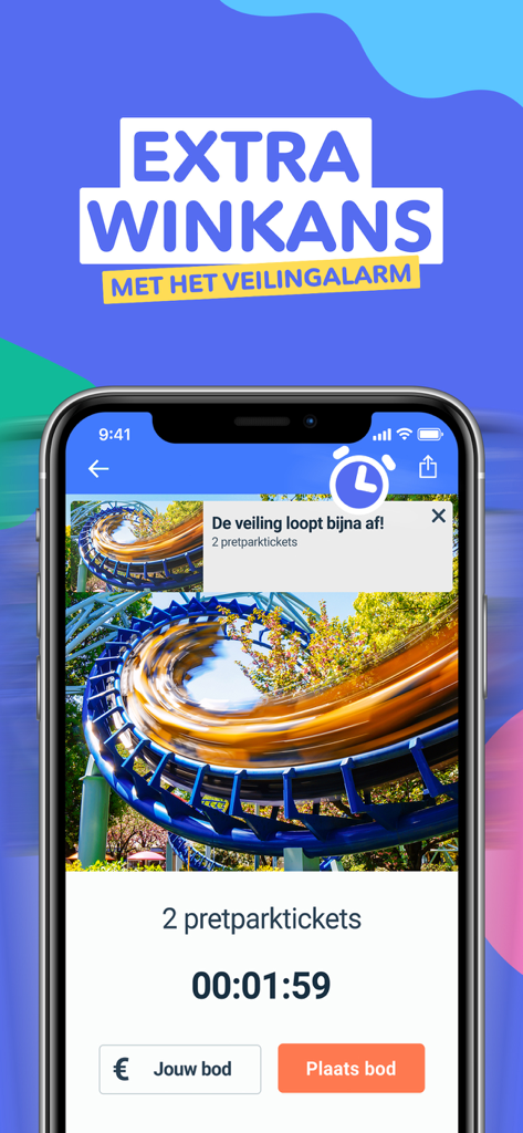 VakantieVeilingen app screen showing a live auction for theme park tickets with a countdown timer and bidding interface