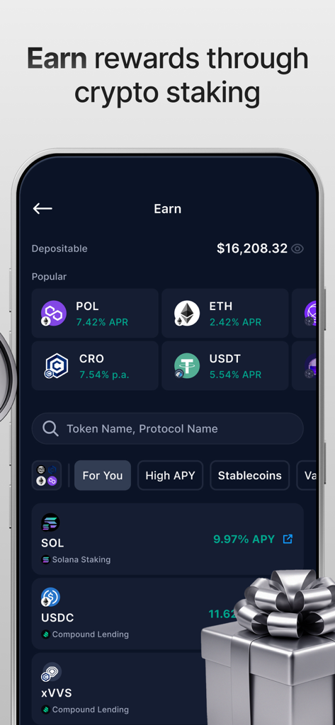 Crypto.com: Onchain Wallet - 다양한 암호화폐 스테이킹 옵션과 APR 보상률을 보여주는 Crypto.com 온체인 지갑의 인터페이스