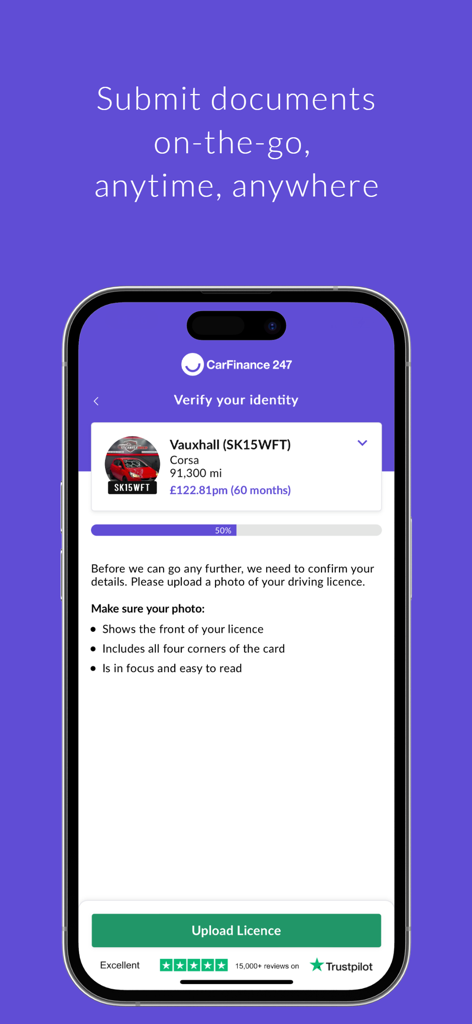 CarFinance 247 - Interface da aplicação CarFinance 247 mostrando o passo de verificação de identidade com uma opção para carregar a carta de condução.