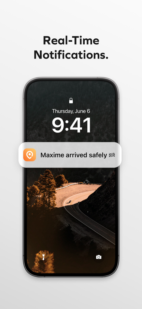 GeoRide - The Motorcycle App. - Schermata di blocco dell'iPhone che mostra una notifica di sicurezza in tempo reale dall'app per moto GeoRide