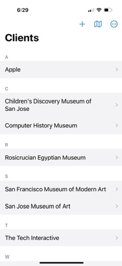 Elenco clienti in ordine alfabetico nell'app mobile Simple Client List