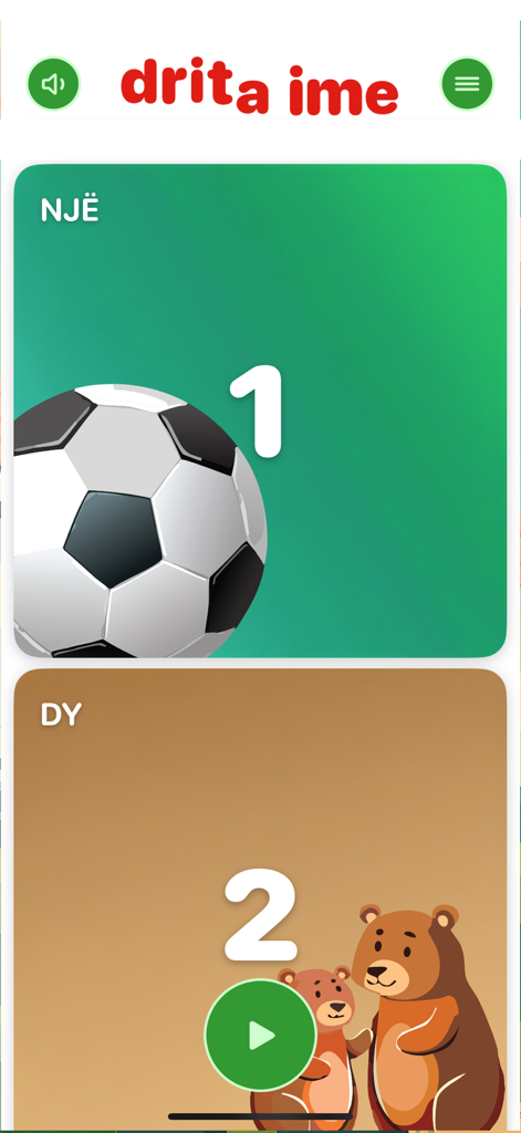 Drita ime - Pantalla de aplicación educativa que muestra tarjetas de los números albaneses uno y dos con una pelota de fútbol y osos de dibujos animados