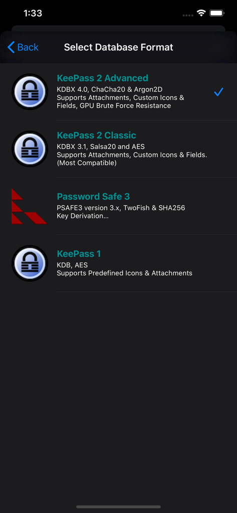 Strongbox Proのインターフェイス。KeePass 2やPassword Safe 3などのデータベース形式オプションが表示されています。
