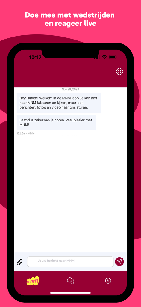 MNM - A screenshot of the MNM radio app chat interface showing a welcome message and a text box for live listener interaction.