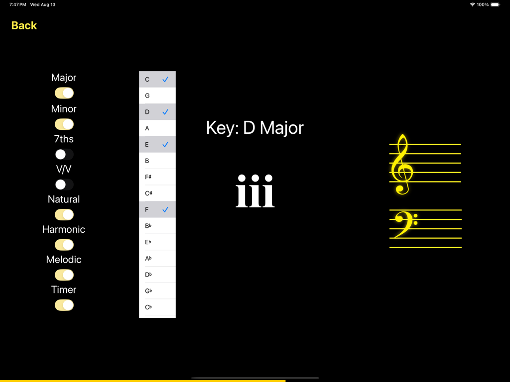 StaffWars - GrandStaff - Una interfaz de configuración para el Modo Numeral Romano que muestra opciones para acordes mayores, menores y de séptima junto con una selección de tonalidades musicales y un pentagrama doble.