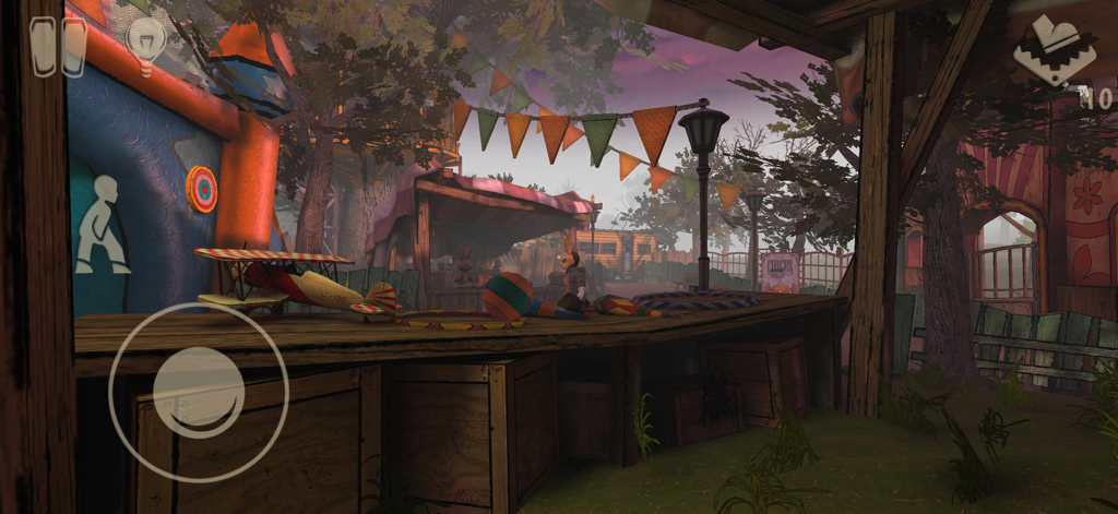 Horror Tale 3: The Witch - Jugabilidad en primera persona en un oscuro parque de atracciones con juguetes en un mostrador y una figura enmascarada