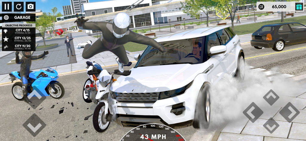 Motorbike Racing Bike Driving - Un motociclista vuela por el aire tras chocar contra un coche blanco en una simulación realista de ciudad.