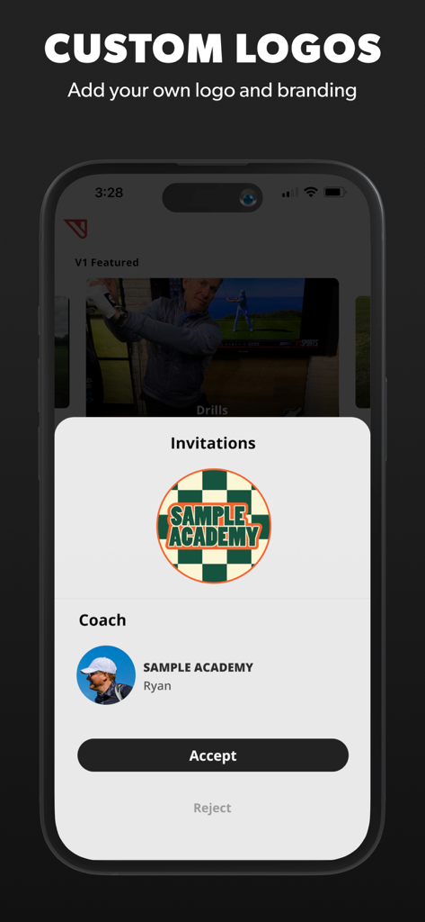 V1 Coach: Video Analysis App - Captura de pantalla de la aplicación V1 Coach que muestra el logotipo personalizado de la academia y la marca para invitaciones profesionales de entrenamiento deportivo.