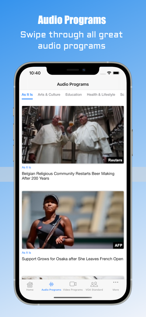 VOA English Learning - L'application VOA English Learning montrant l'écran des programmes audio avec des articles de presse et des catégories pour les apprenants d'ESL
