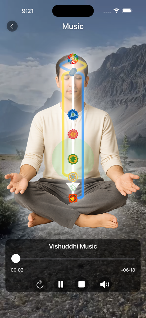 SahajaYoga-Meditation - Un hombre meditando con una superposición del sistema de energía de los chakras en el reproductor de música de la aplicación Sahaja Yoga.