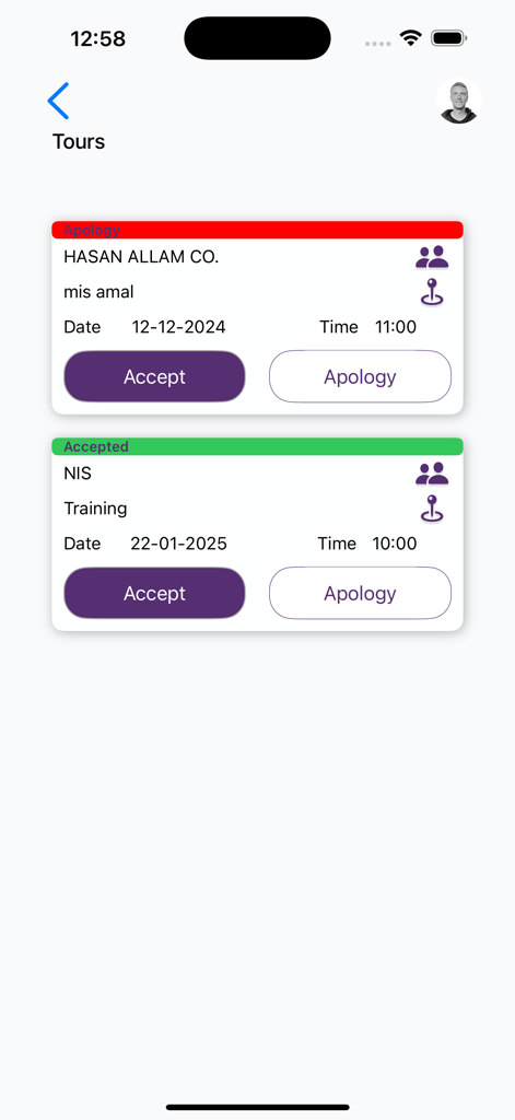 Interfaz del panel de recorridos de la aplicación Smart Time que muestra tareas operativas con indicadores de estado y botones de acción