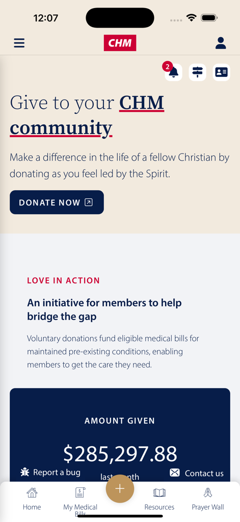 CHM Member Portal - 지역사회 기부 페이지와 '사랑으로 행동하기' 이니셔티브에 기부된 총액을 보여주는 CHM 회원 포털 앱 화면.