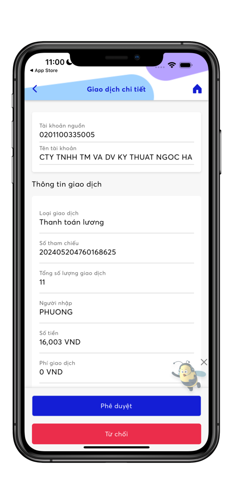 Interfaccia dell'app mobile BIZ MBBANK per la revisione e l'approvazione di una transazione di pagamento stipendi aziendali