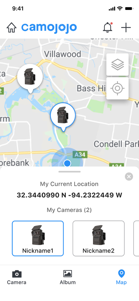 Vista mappa nell'app Camojojo che mostra le posizioni delle fotocamere da sentiero cellulari e le coordinate dell'utente