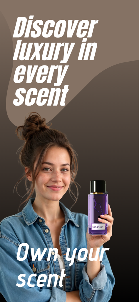 Mujer joven sosteniendo una botella de perfume morada KSA Desert con el eslogan Descubra el lujo en cada aroma