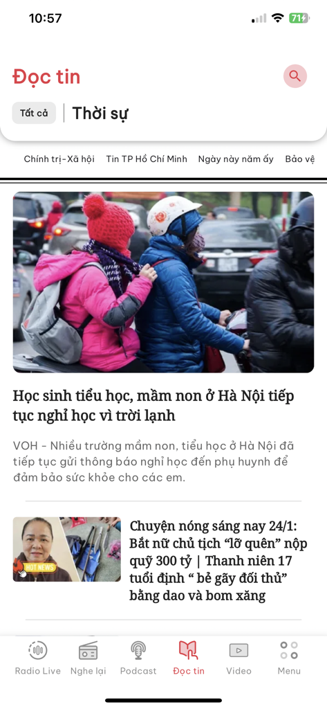 VOH Radio Online - VOH Radio Online app news interface displaying current events and articles in Vietnamese.