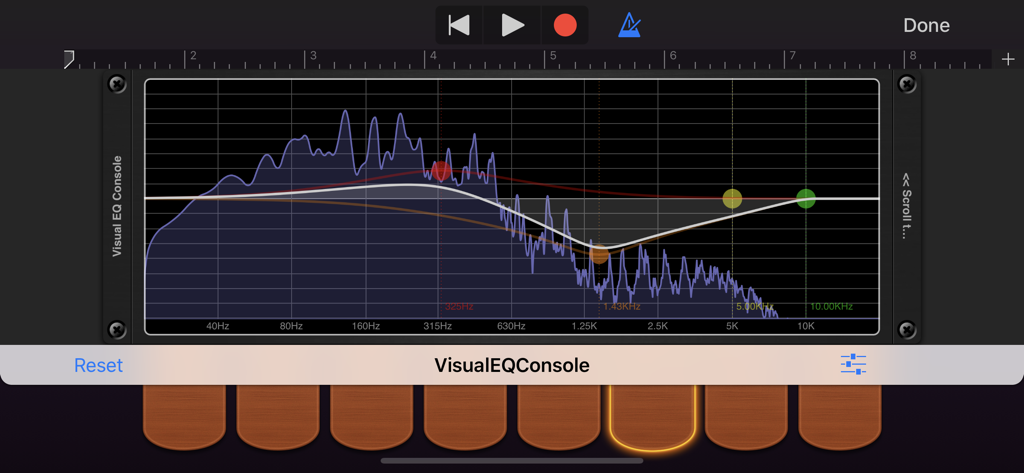 Real-time spectrum analyzer and EQ curve interface of the Visual EQ Console AUv3 plugin.