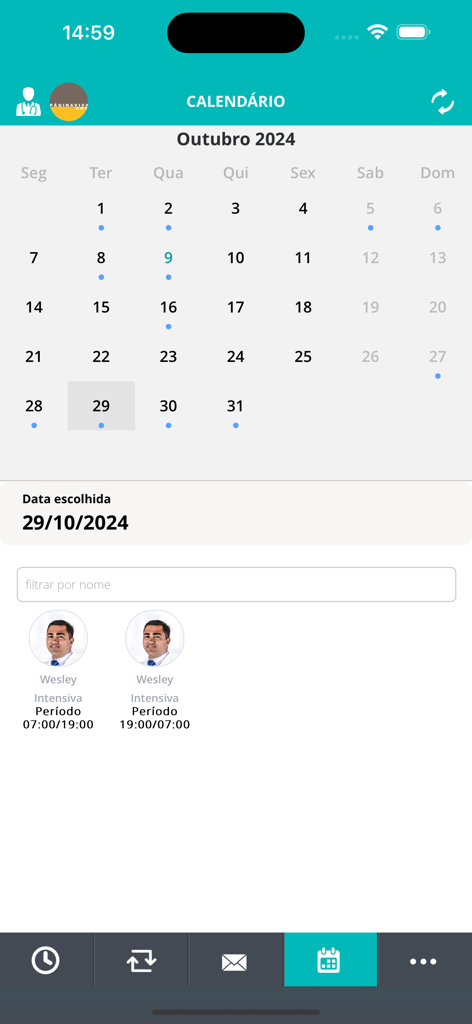 Plantão Médico - Uma tela de aplicativo móvel exibindo um calendário mensal para outubro de 2024 com pontos indicando plantões médicos e uma visão detalhada de uma data específica mostrando nomes de médicos e horários de trabalho.