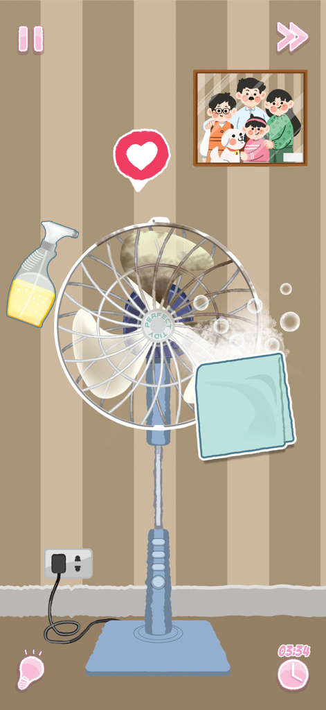 Un nivel en el juego móvil Perfect Tidy mostrando un ventilador eléctrico sucio siendo limpiado con una botella de spray y un paño en una habitación acogedora